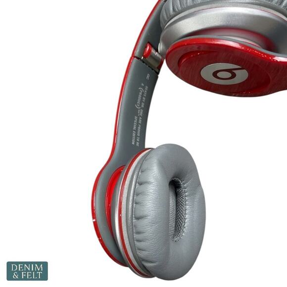 Beats by Dr Dre Solo HD Red On-Ear Headphones w/ ControlTalk Mic & Case - Picture 5 of 8